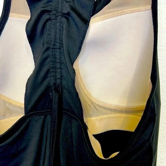 Adedge athletic small athletic top with built in bra - Picture 4 of 4